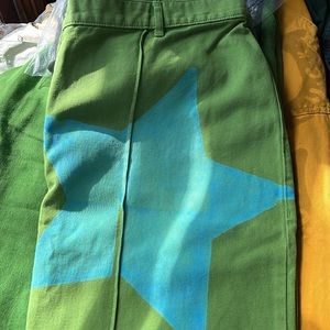 Big Bud Press NEVER WORN Lawn Green western pants with blue stars—adorable!